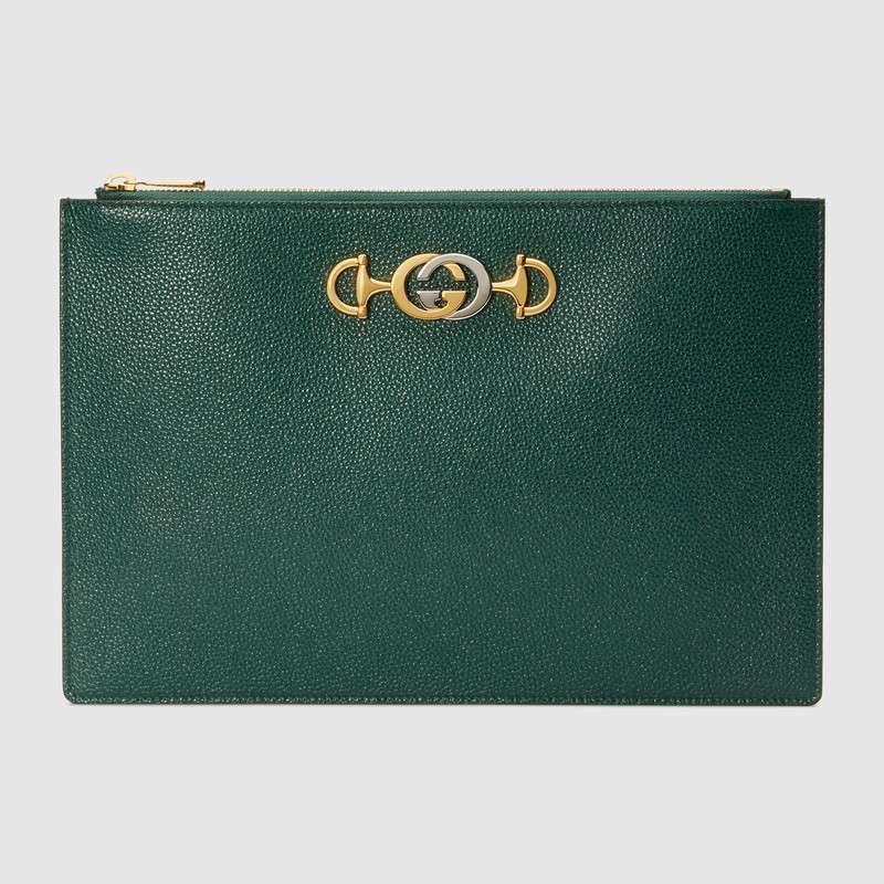 Gucci Zumi Grainy Leather Pouch In Dark Green Grainy Leather