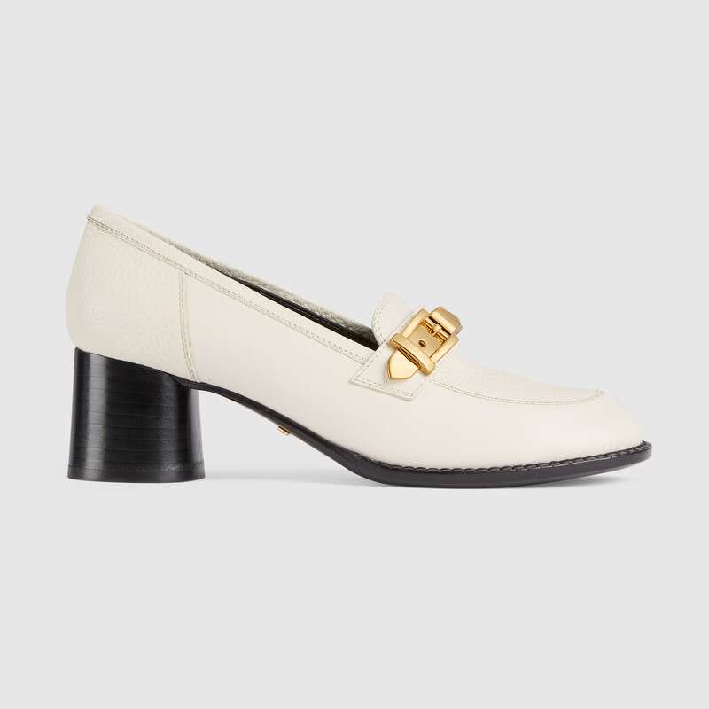 Gucci 女士链条中跟乐福鞋in White Modesens